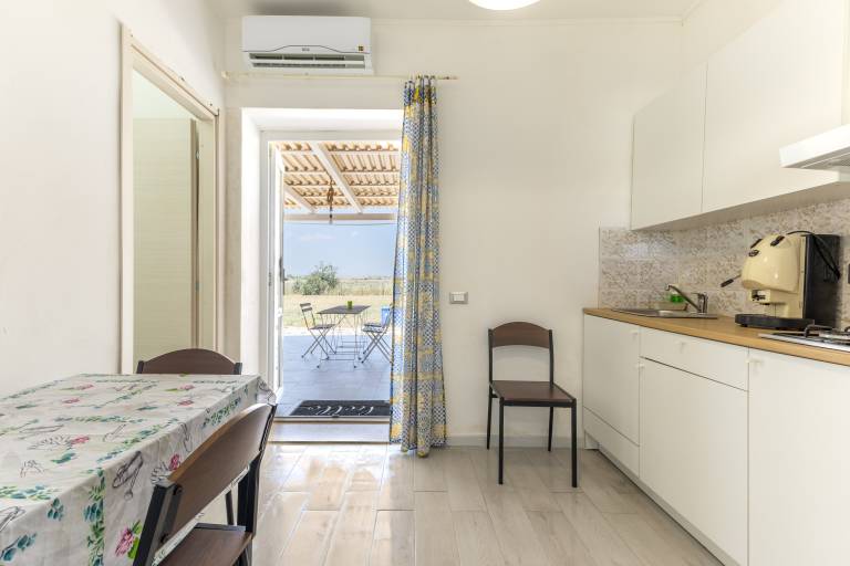 Rental apartment with terrace, fast internet & pool — photo 3