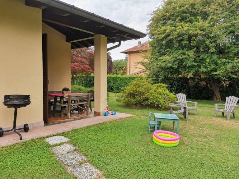 Villa Travedona-monate
