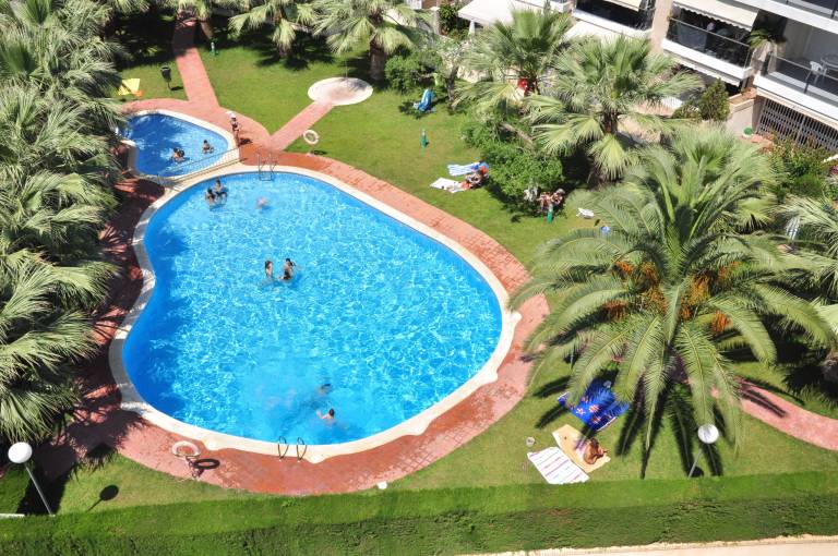 Holiday apartment with terrace & pool — photo 4