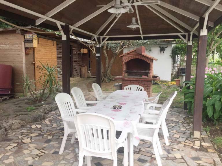 Rental apartment with terrace, garden & BBQ — photo 5
