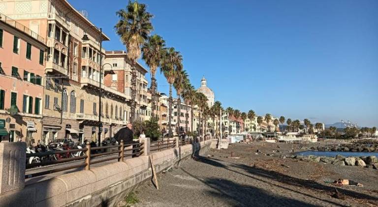 Holiday apartment with 2 rooms for 4 persons in Genoa