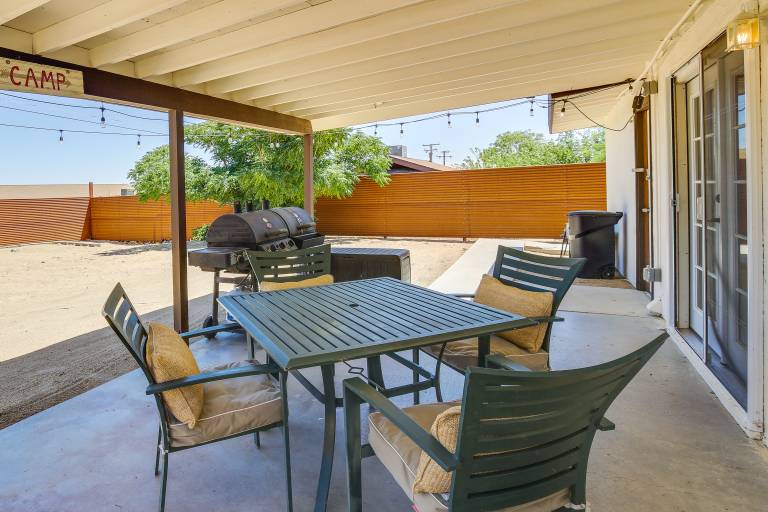 Joshua Tree Home w/ Patio - 5 Mi to National Park! — photo 2