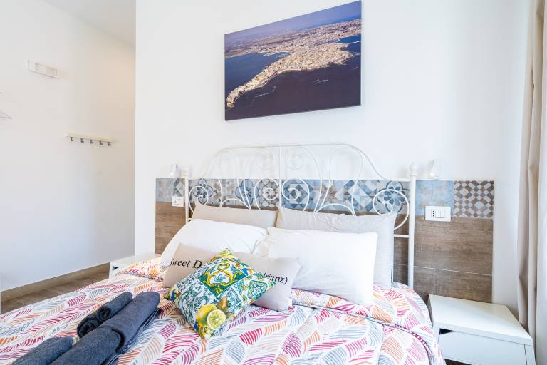 Guest House 'Raudino Rooms - Ortigia' with Balcony, Wi-Fi and Air Conditioning — photo 3