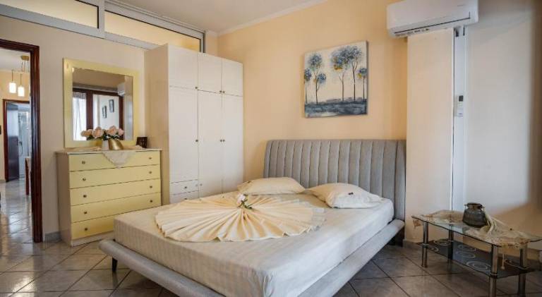Rental apartment with 2 rooms for 3 persons — photo 2