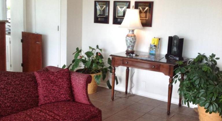 Ambassador Inn — photo 2