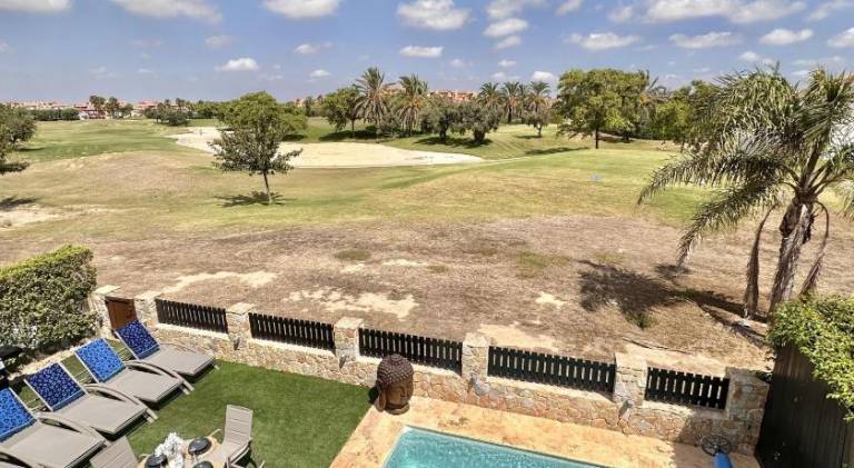 Villa with 2 rooms for 4 persons — photo 4