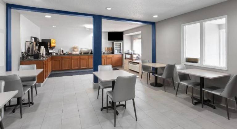 Microtel Inn & Suites by Wyndham Sioux Falls — photo 5
