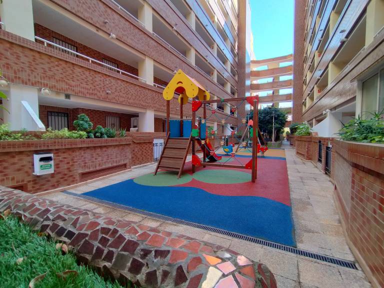 Apartment with terrace & pool in Oropesa del Mar