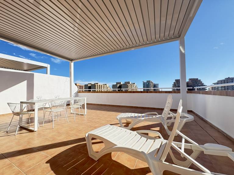 Apartment with pool — photo 5
