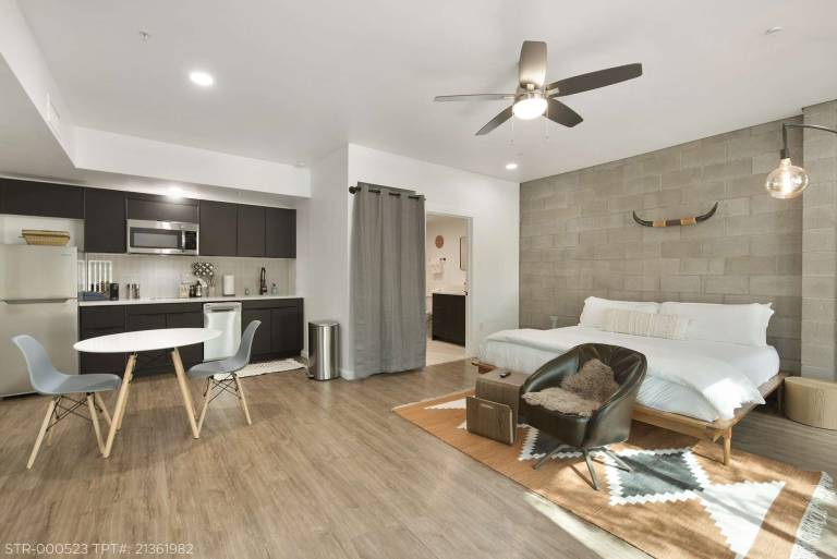 Neptune s Studio Apartment with Pool