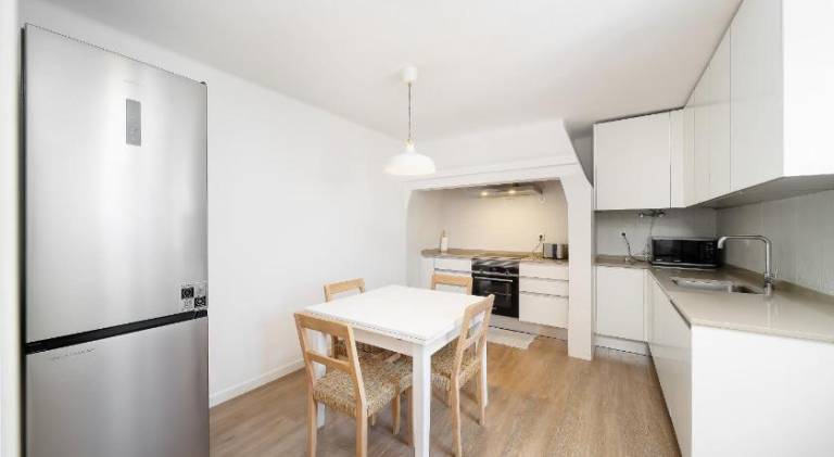 House with garden, terrace & grill — photo 4