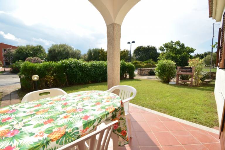 Family-friendly rental apartment with yard & barbecue | Close to the beach | Pets allowed — photo 4