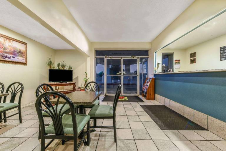 Super 8 By Wyndham Abilene North — photo 3