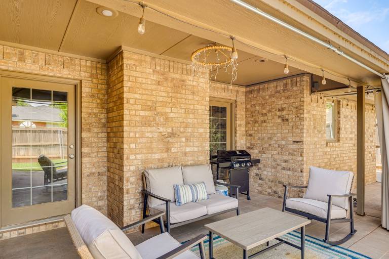 8 Mi to Texas Tech: Home w/ Patio in Lubbock — photo 2