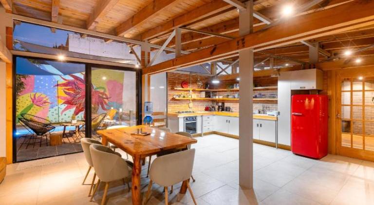 Pleasant vacation home with pool | Pets allowed — photo 2