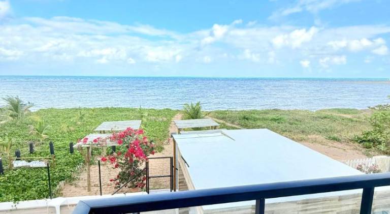 Serviced apartment with patio, pool & yard — photo 3