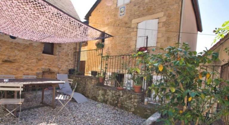 Vacation home with 3 rooms for 6 persons in Sarlat-la-Canéda