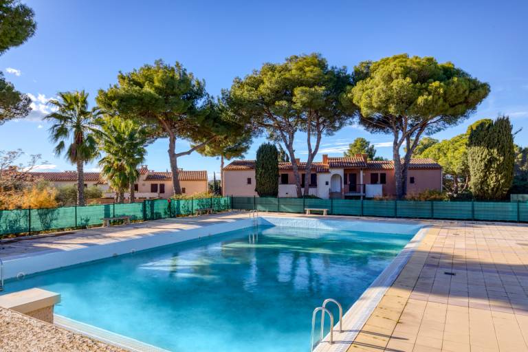 Holiday Apartment "Residence Cap Les Pins" with Shared Pool, Private Terrace & Wi-Fi in Agde