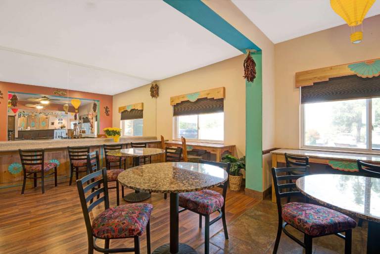 Days Inn & Suites by Wyndham Airport Albuquerque — photo 5