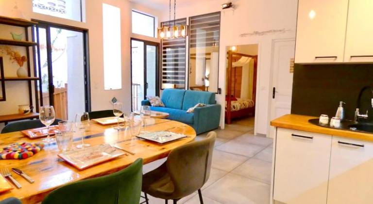 Apartment with hot tub & pool — photo 4