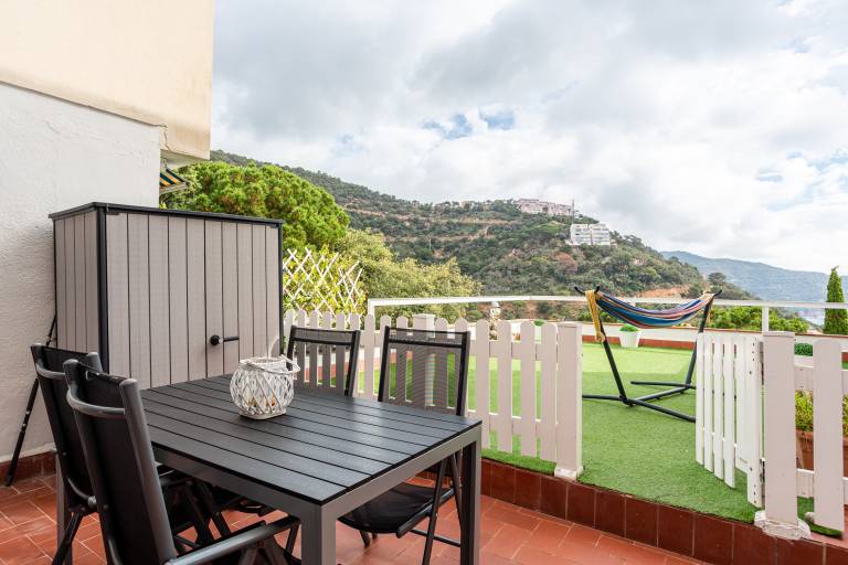 Fully equipped wonderful holiday apartment with terrace | Mountain view | Close to the beach | Pets allowed — photo 3