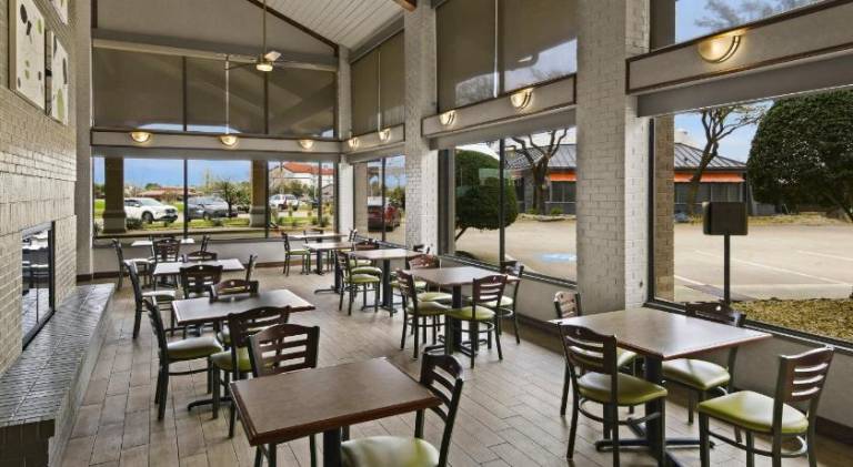 Red Roof Inn & Suites Irving – DFW Airport South — photo 5
