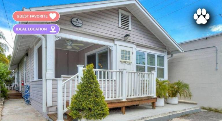Vacation home | Beach nearby | Pets allowed in Clearwater Beach, FL