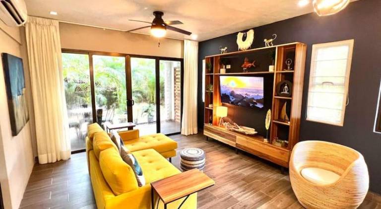 Charming villa with yard, private pool & terrace | Pets are welcome in Puntarenas