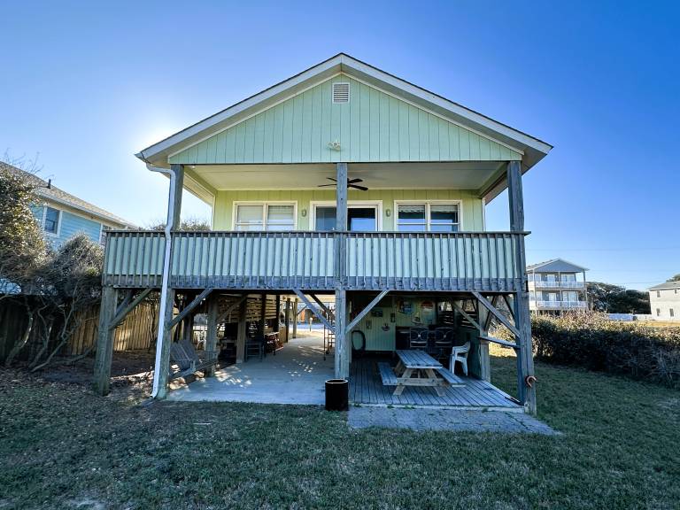 KH4231- Just One Block Off the Beach! 3 BRs, Close to Beach, Dog Friendly! in Outer Banks, NC