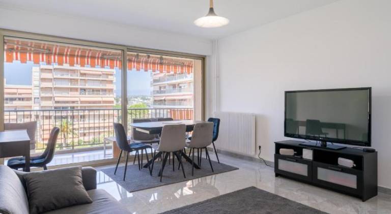 Holiday apartment with pool — photo 2