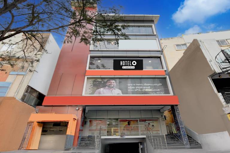 Hotel O AMR Planet Mall Hyderabad Formerly R Square