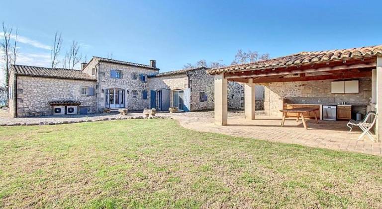 Fully equipped villa with private pool, barbeque & terrace | Suitable for remote work | Dogs allowed — photo 3