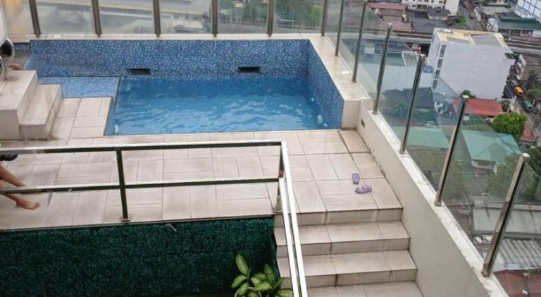 Apartment with pool — photo 5