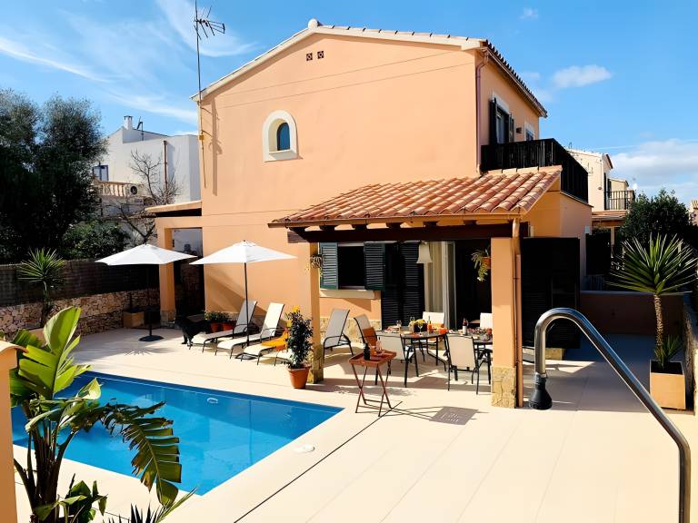 Villas 2meet La Yuca – Holiday Home with Private Pool in Cala Romántica, Mallorca — photo 2