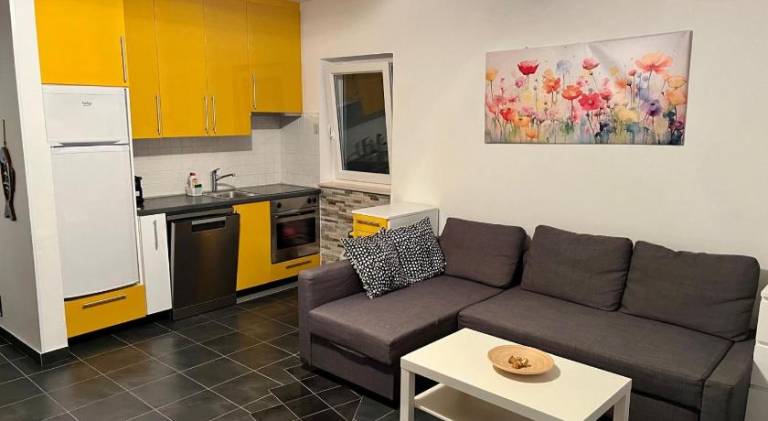 Rental apartment with patio, garden & BBQ — photo 5