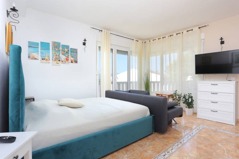 One bedroom apartment with terrace and sea view Lokva Rogoznica, Omiš (A-13226-a) — photo 4