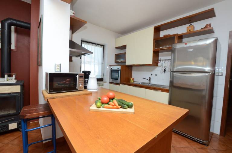 Rental apartment with garden & BBQ | Garden view — photo 5
