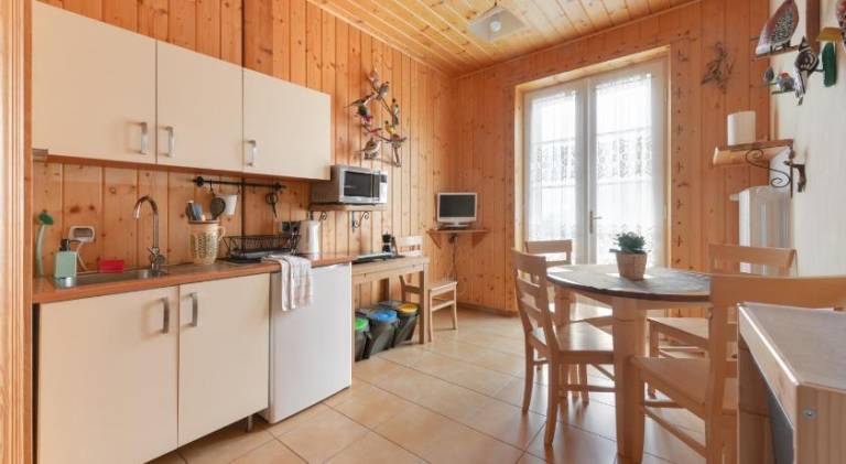 Holiday apartment with garden & BBQ — photo 3