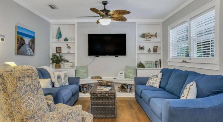 House | Beach nearby | Pets allowed — photo 2