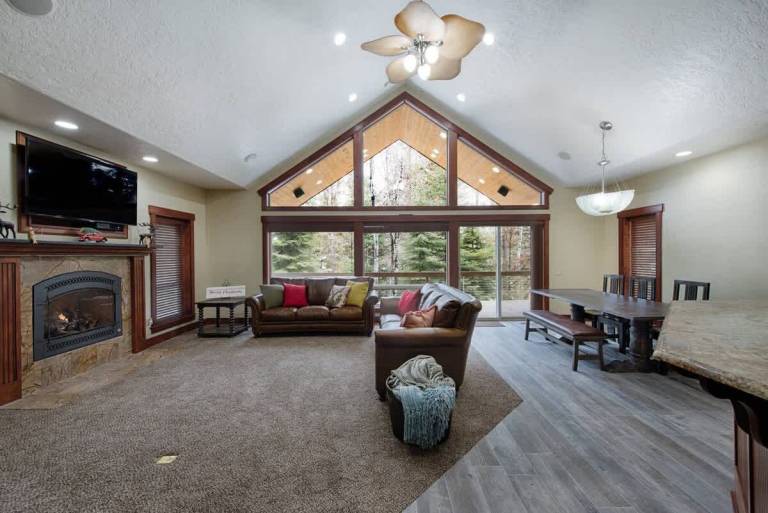 Child-friendly house with jacuzzi, yard & grill | Pet-friendly — photo 4
