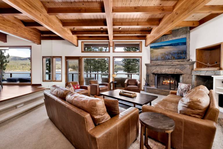 Bear Lake Lodge Lakefront Incredible Lake House Chalet — photo 5