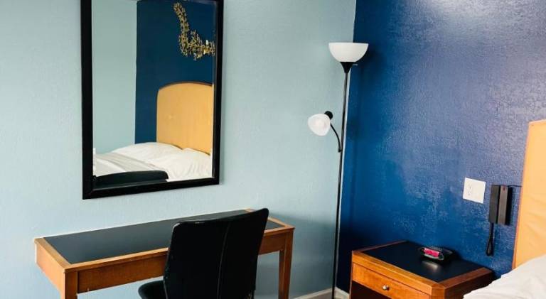 Travel Inn & Suites — photo 2