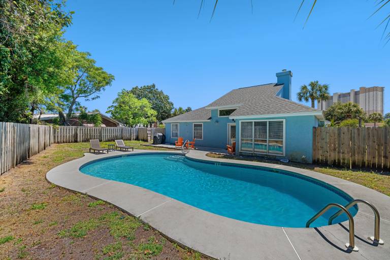 Vacation home with private pool & barbecue in Bay City, AL