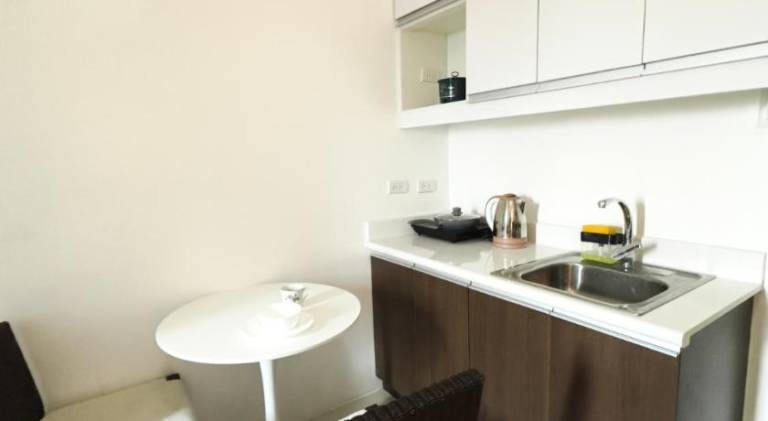 Charming serviced apartment with pool | Pets allowed — photo 3
