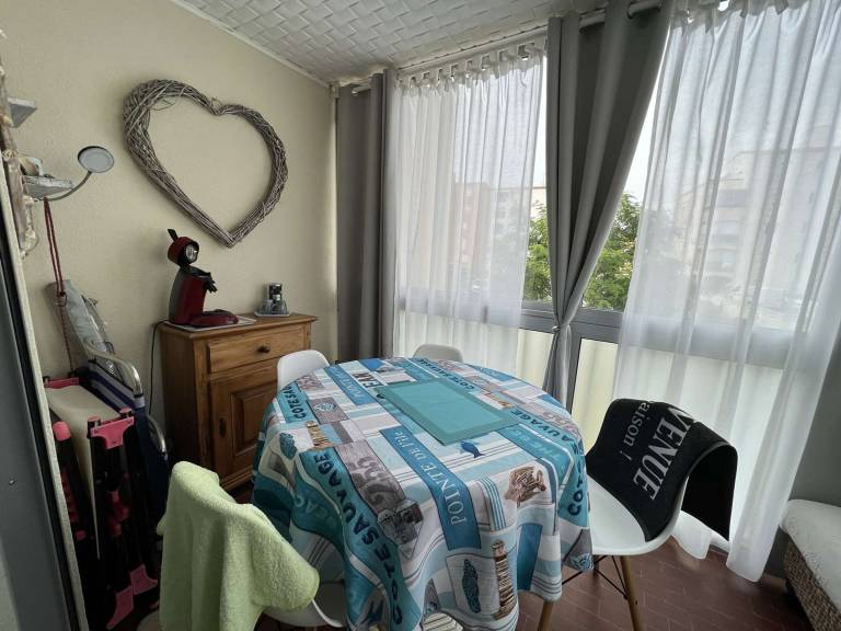Cozy Studio for 2 Near Beach with Private Parking — photo 3