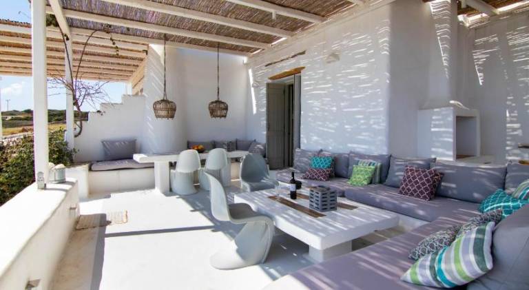 House with patio & garden in Paros