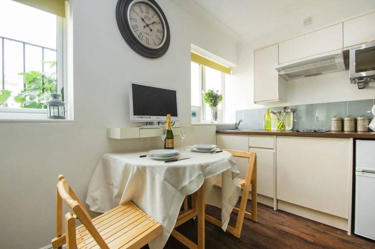 Vacation home | Next to British Airways i360 | Suitable for remote work — photo 3
