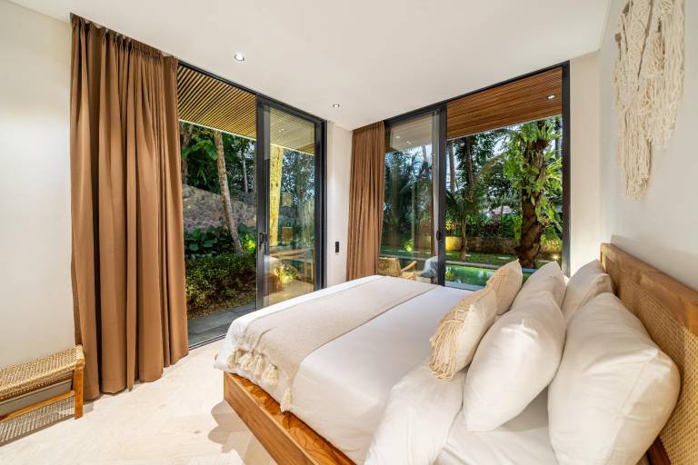 Villa with barbeque, pool & patio | Perfect for remote work | Dogs allowed — photo 2