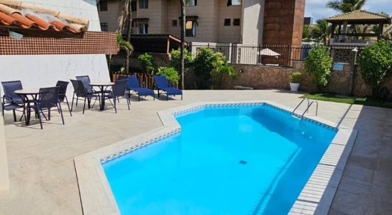 Vacation home with pool — photo 2