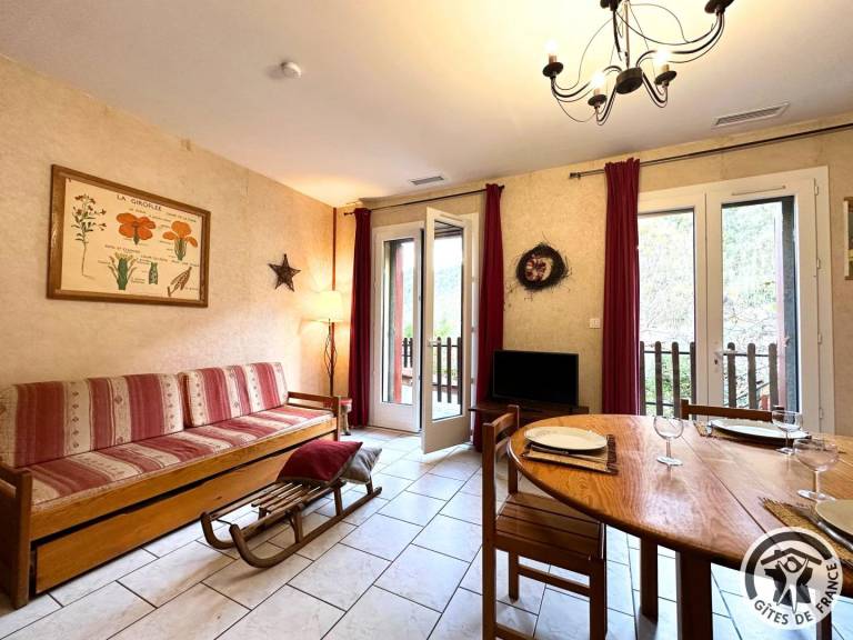 Gite with barbeque, garden & terrace — photo 2